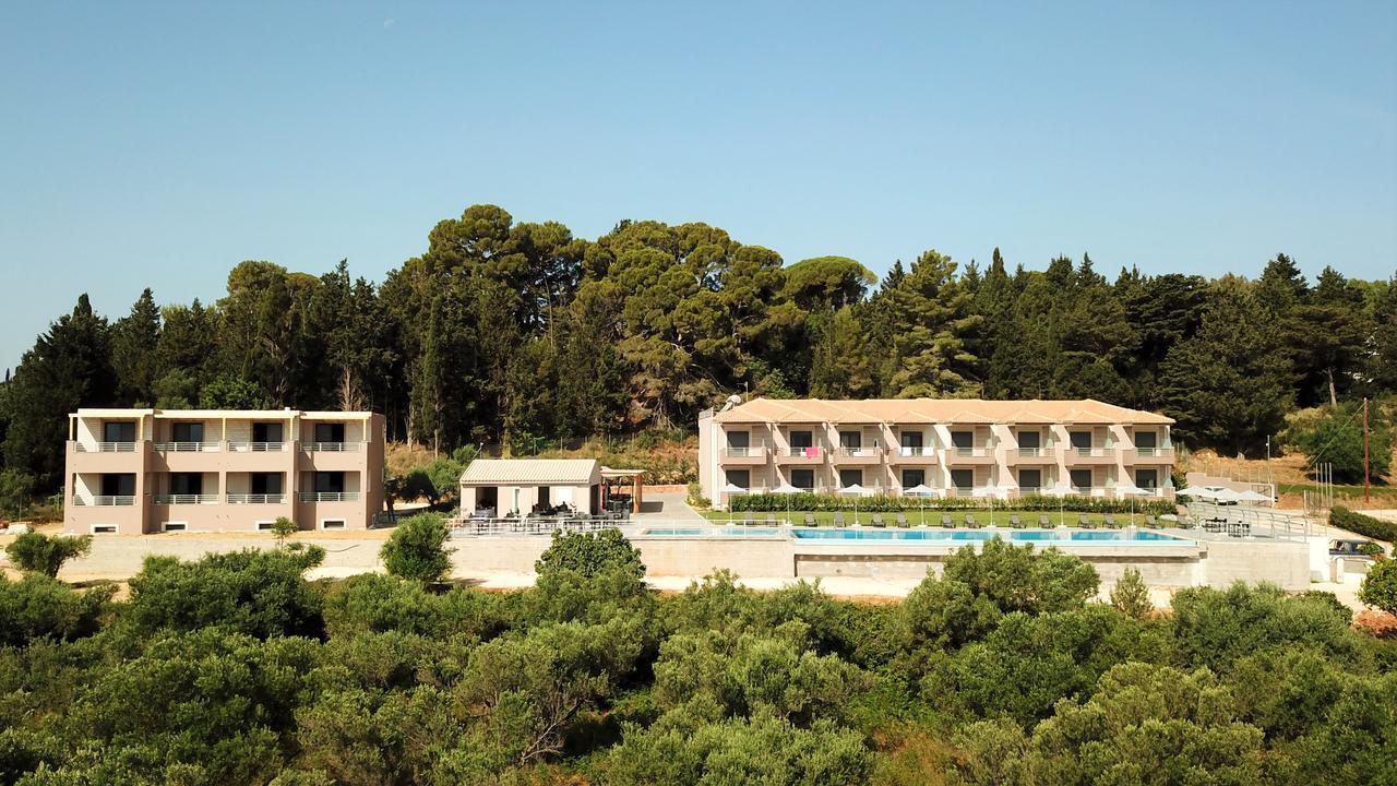 Phaedra Suites Lixouri Esterno foto