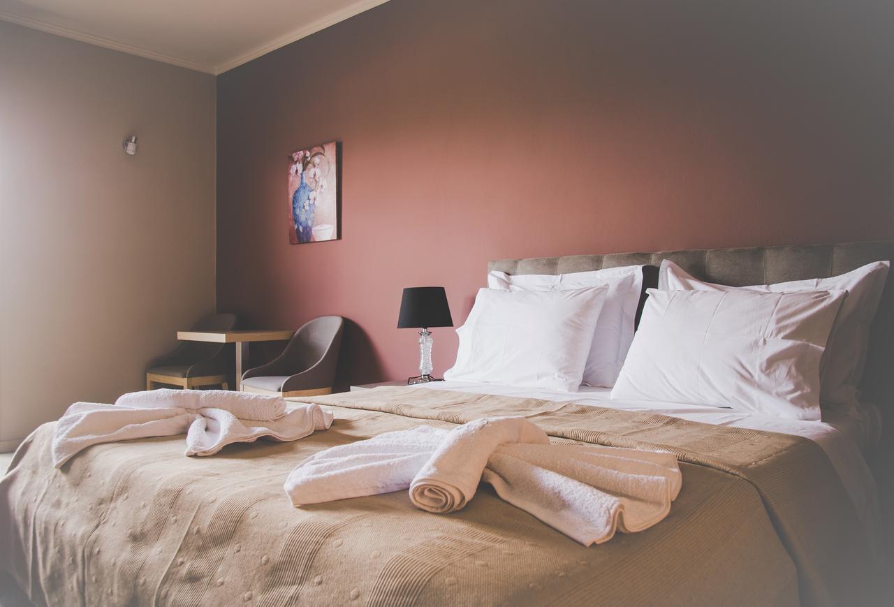 Phaedra Suites Lixouri Esterno foto
