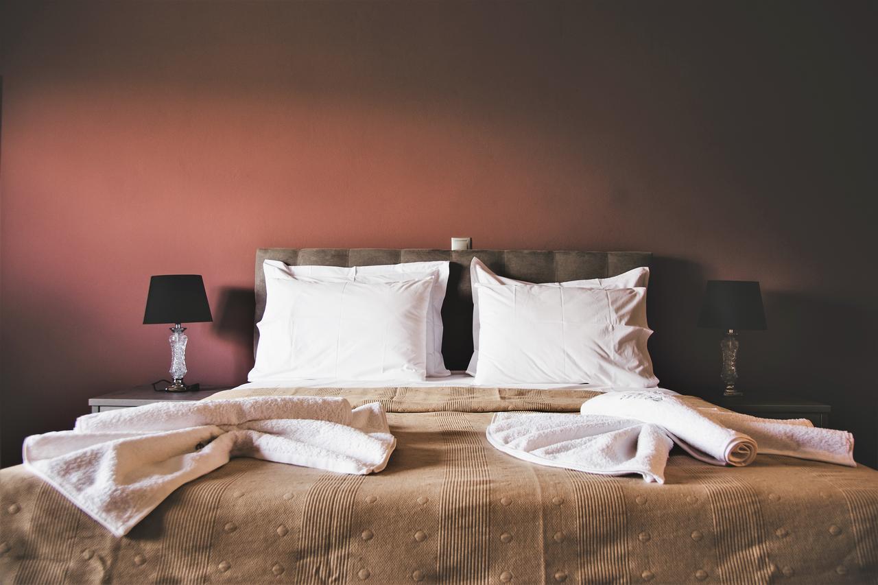 Phaedra Suites Lixouri Esterno foto