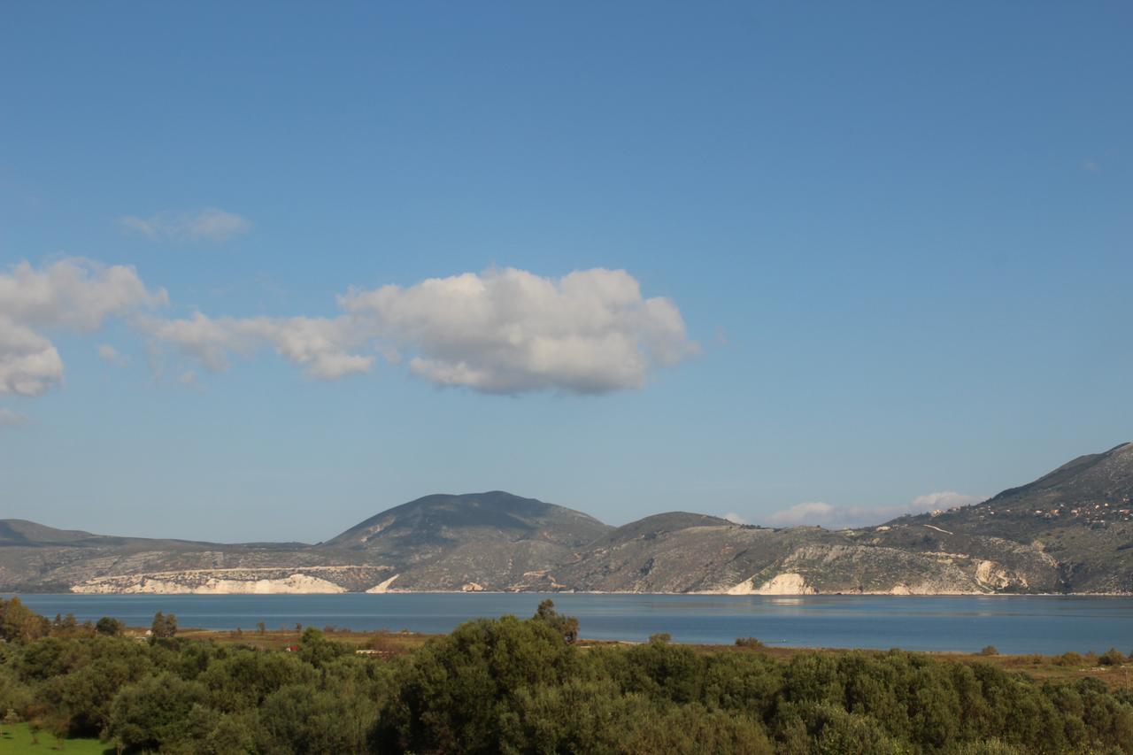 Phaedra Suites Lixouri Esterno foto